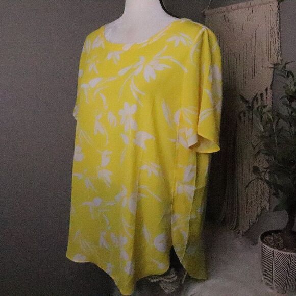 Banana Republic | Short Sleeve Printed Loose Fit Top Medium - Picture 1 of 7